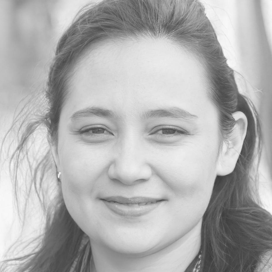 Dr. Marie-Claire Dubois, Directrice de la Bibliothèque Pédagogique